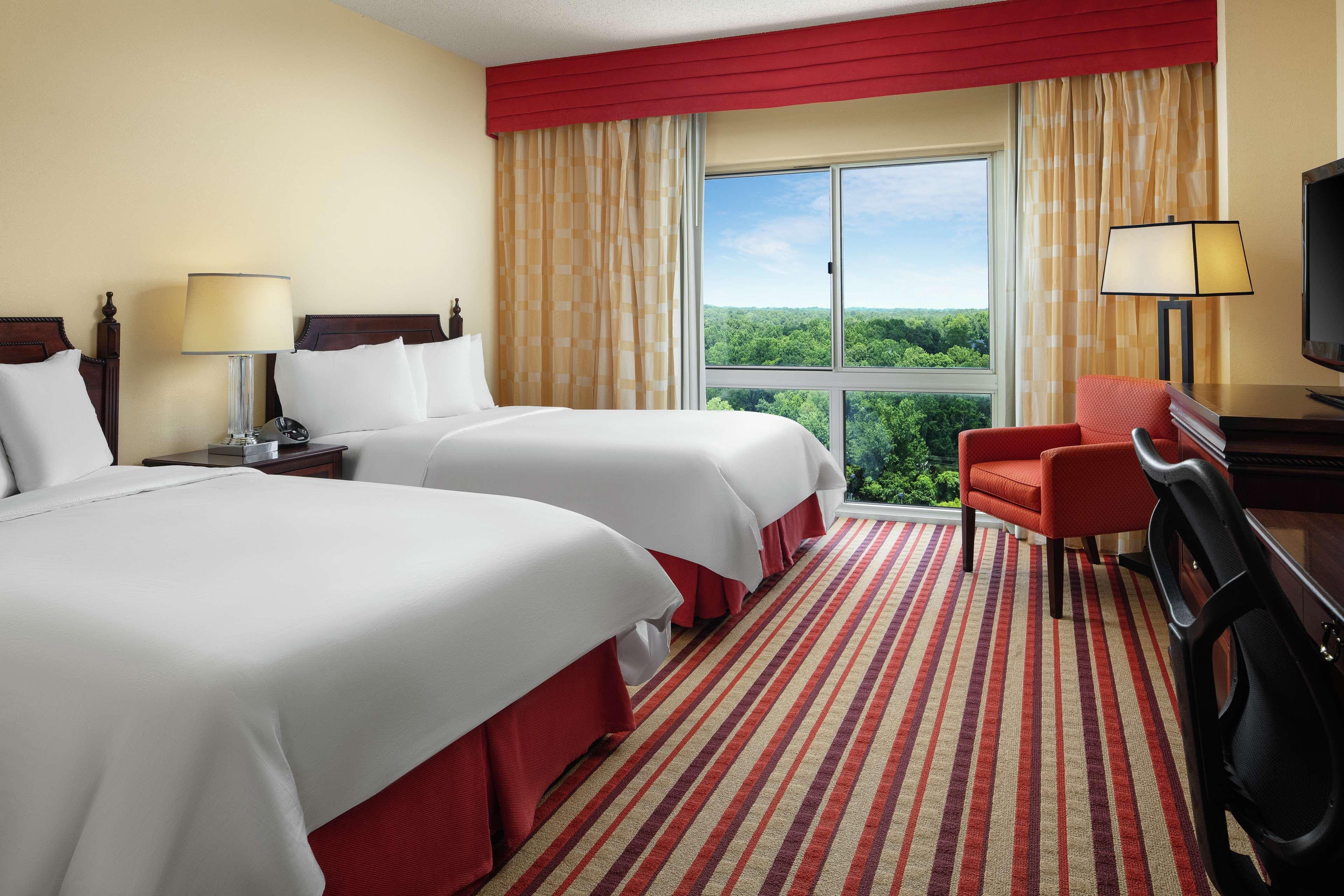 Hilton Charlotte Airport Hotel Экстерьер фото