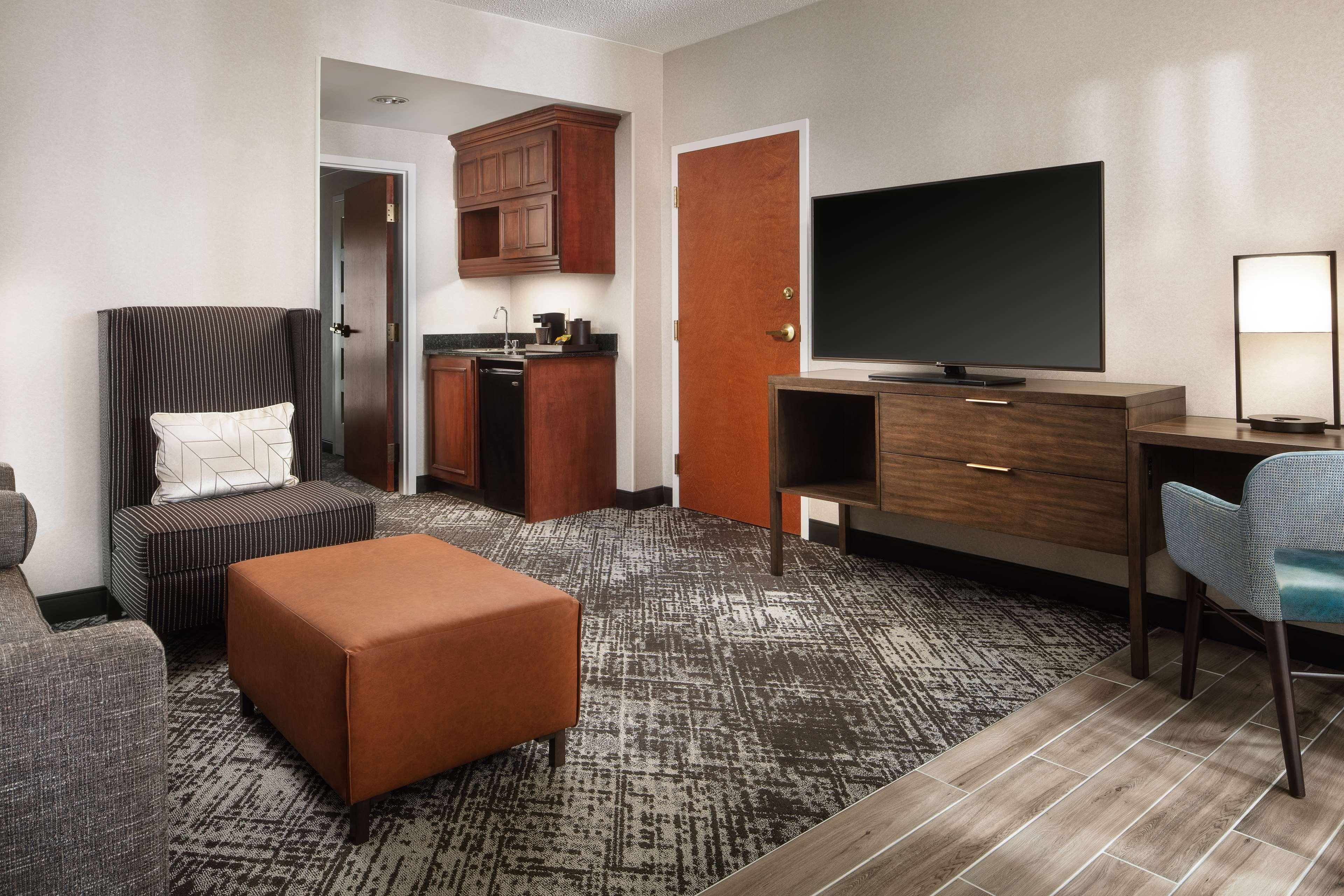 Hilton Charlotte Airport Hotel Экстерьер фото
