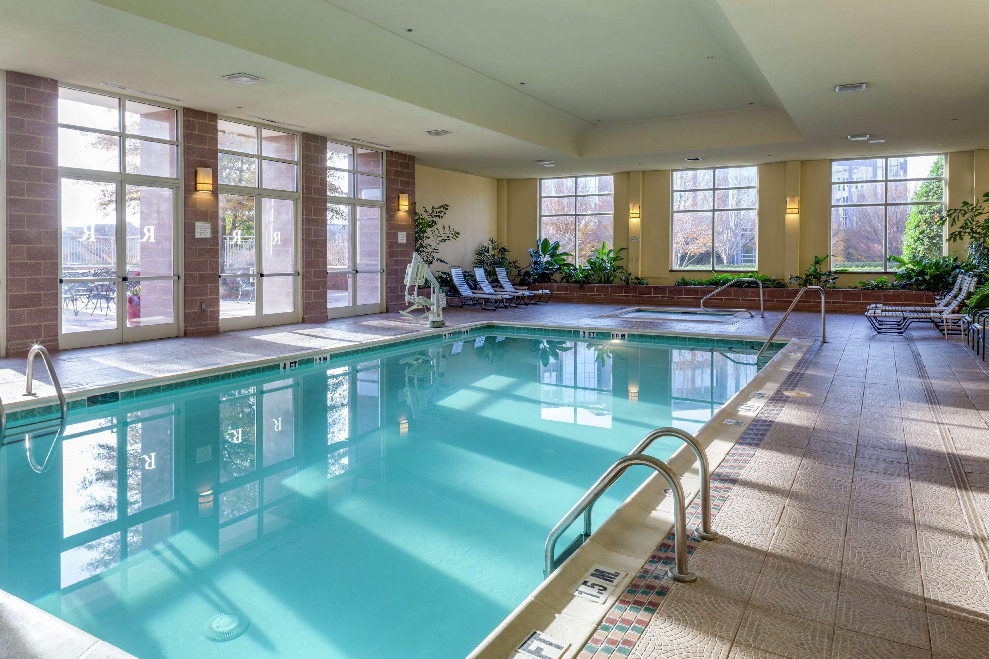 Hilton Charlotte Airport Hotel Экстерьер фото