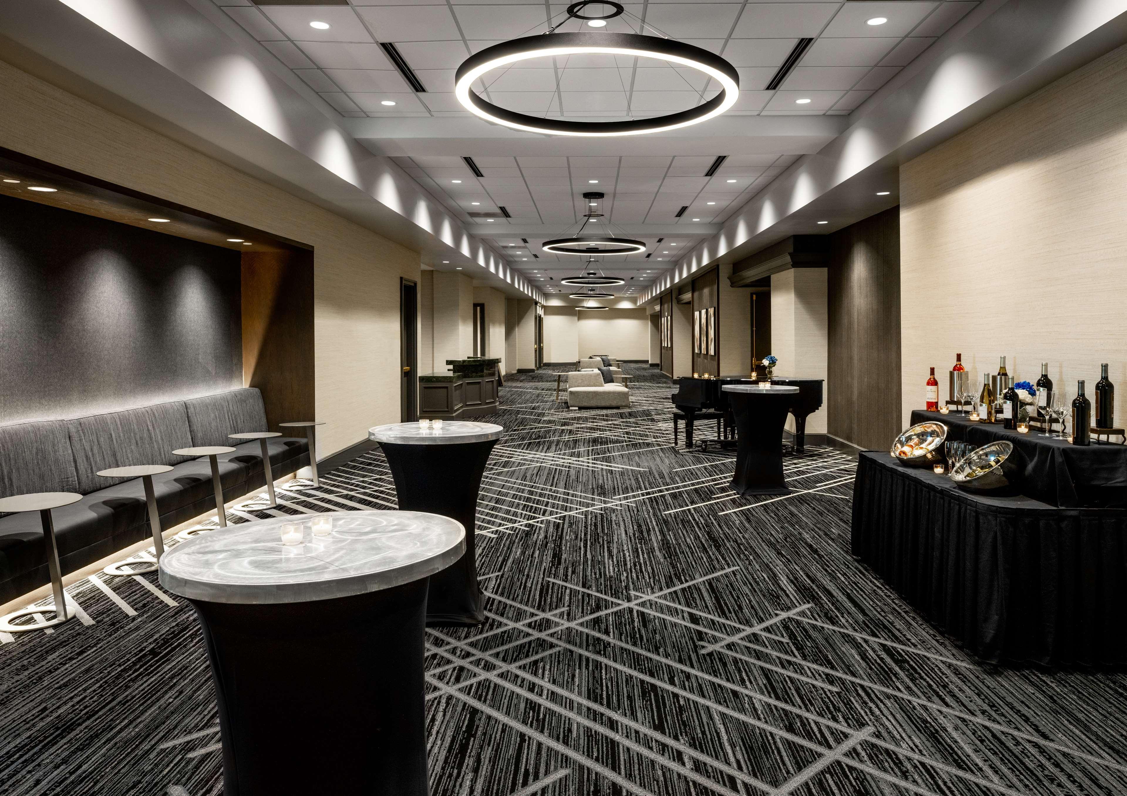 Hilton Charlotte Airport Hotel Экстерьер фото