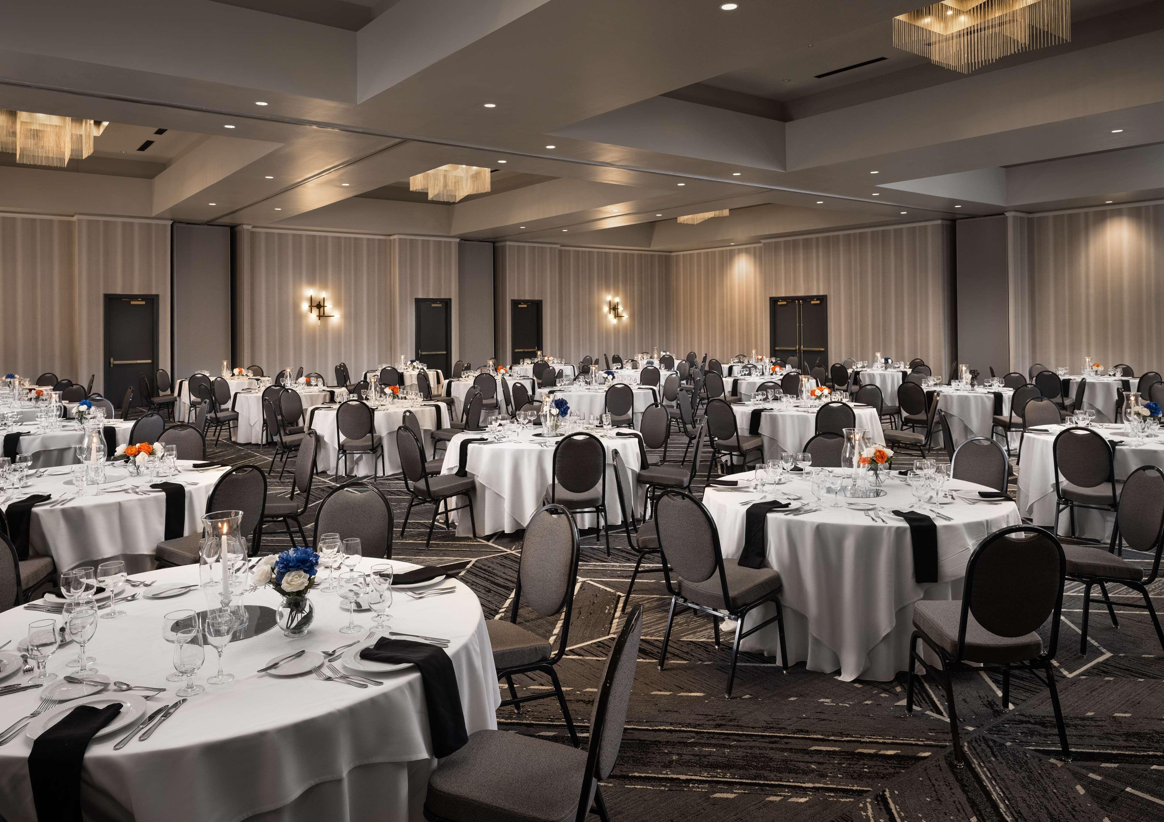 Hilton Charlotte Airport Hotel Экстерьер фото