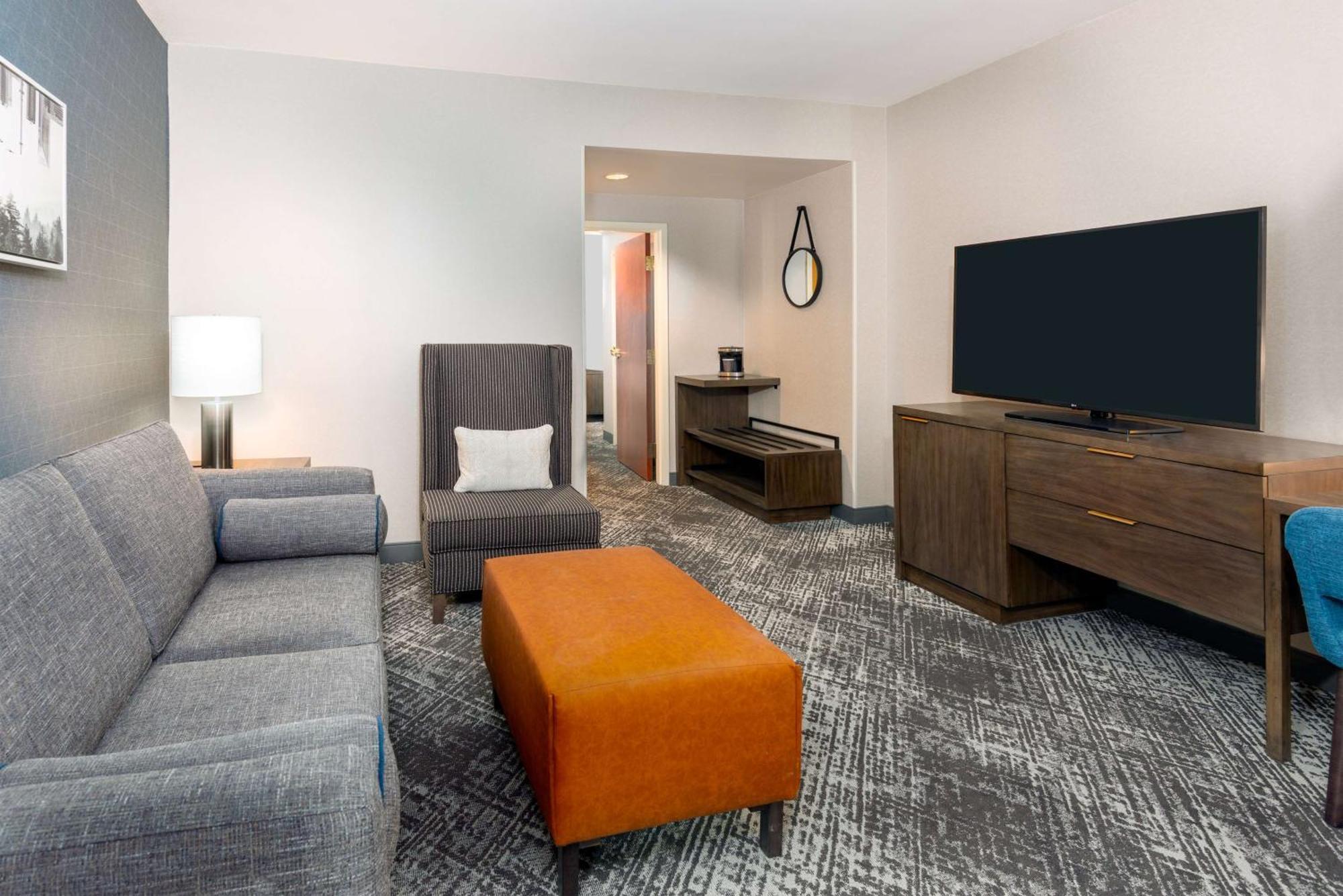 Hilton Charlotte Airport Hotel Экстерьер фото