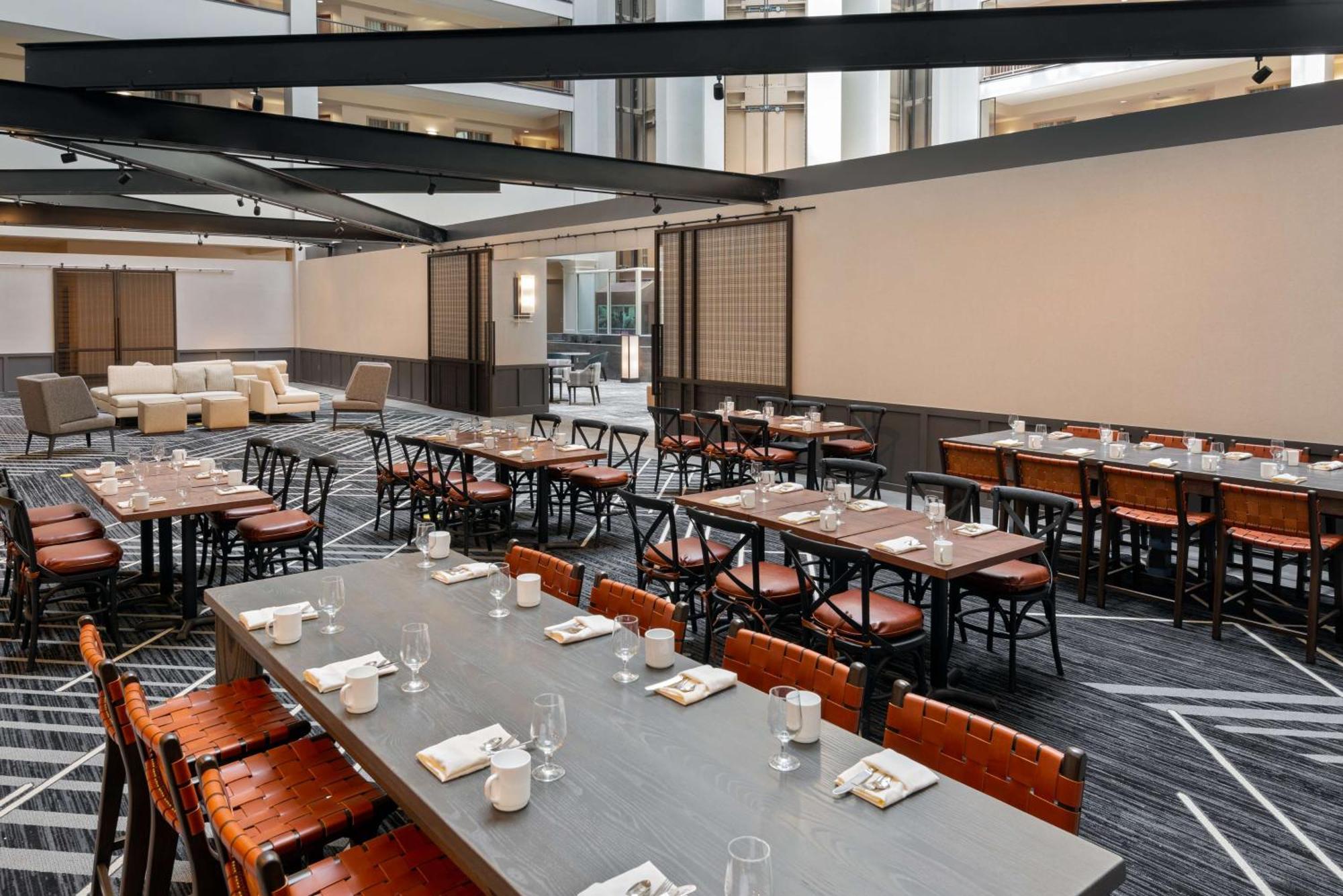 Hilton Charlotte Airport Hotel Экстерьер фото
